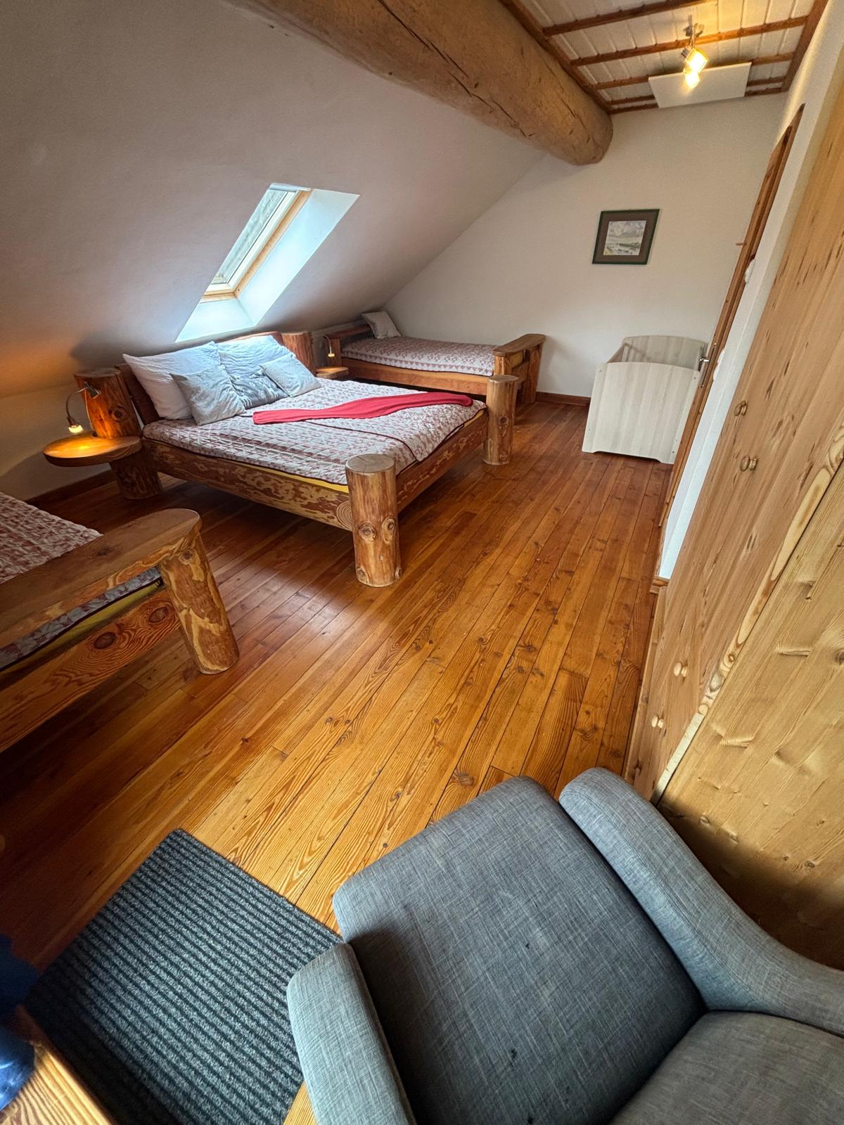 Großes Schlafzimmer für die ganze Familie