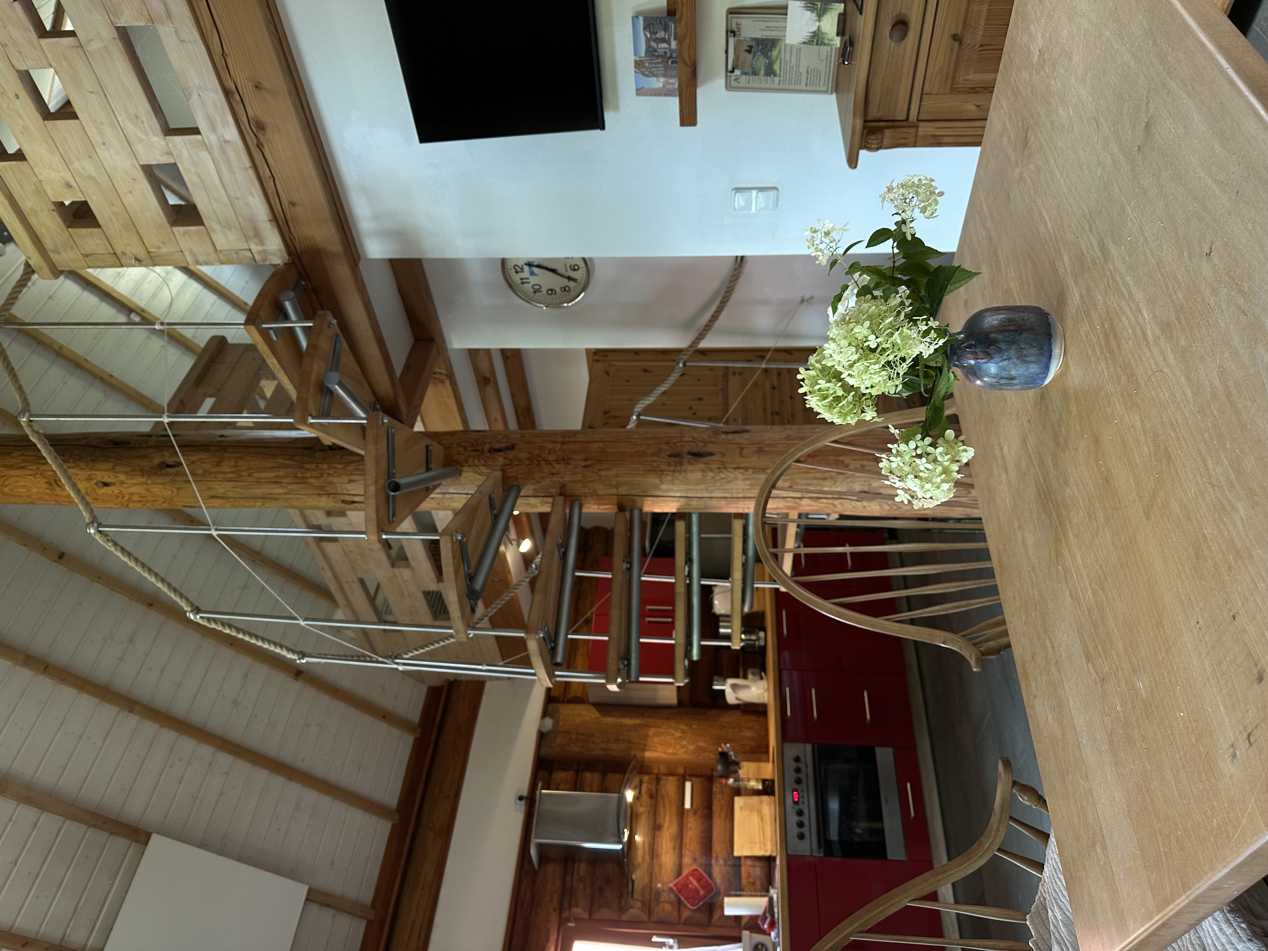 Offene Küche mit Zugang zur Terrasse.